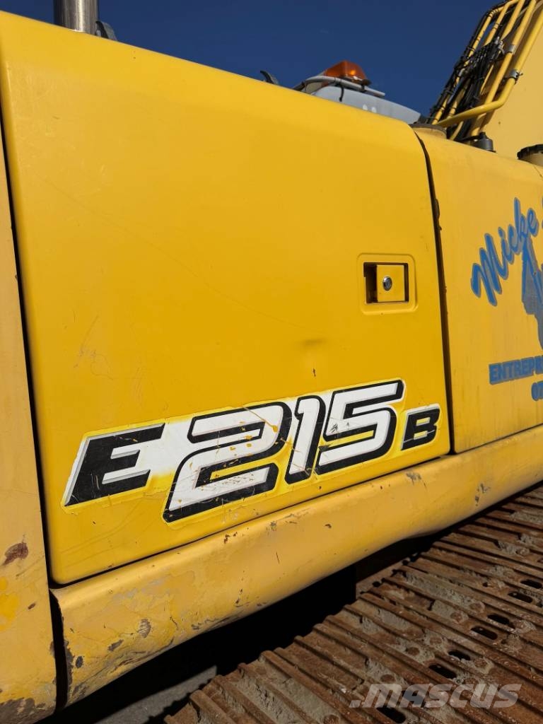 New Holland E 215 B حفارات زحافة