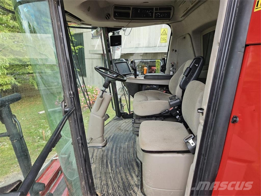Case IH Axial Flow 6130 Mietitrebbiatrici