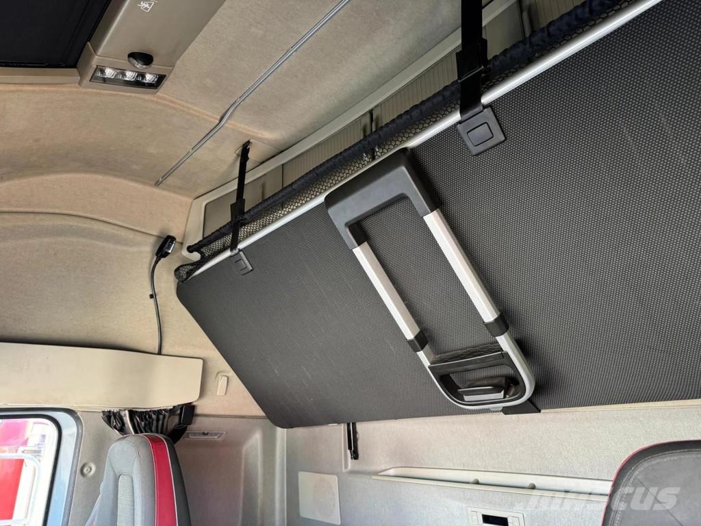 Volvo FH 6X2 EURO 6 LIFTAS + DRACO TRAILER + DHOLLANDIA Isotermos y frigoríficos