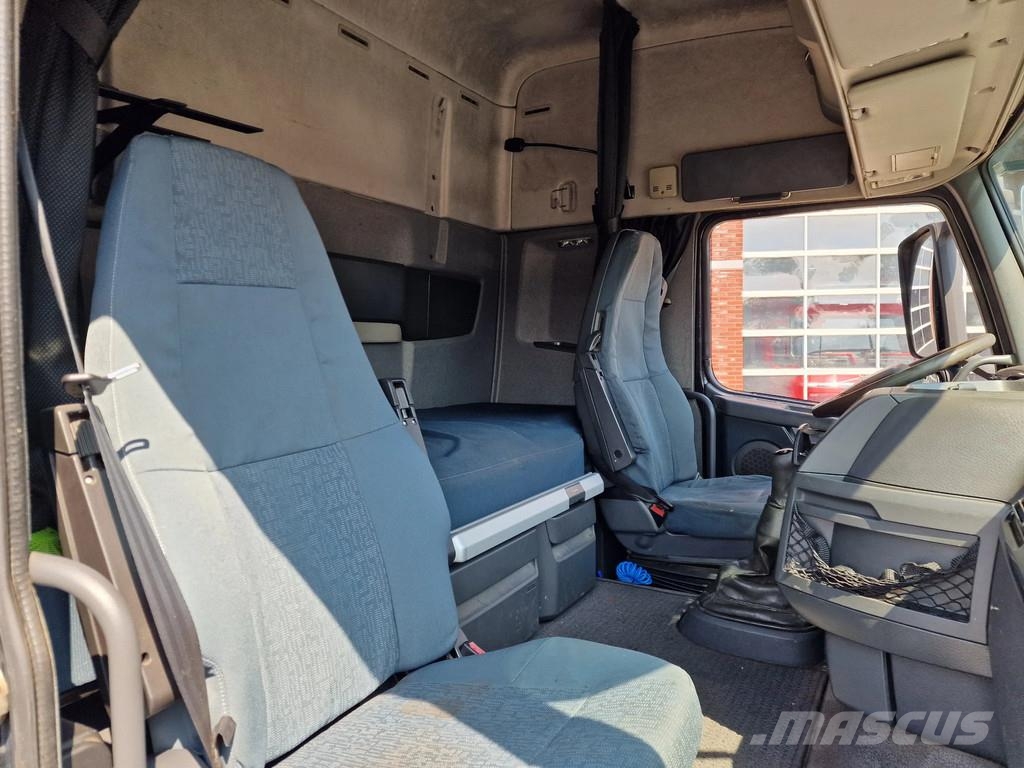 Volvo FH 460 Berdex 3 deck livestock - Loadlift - Liftin Tiertransporter