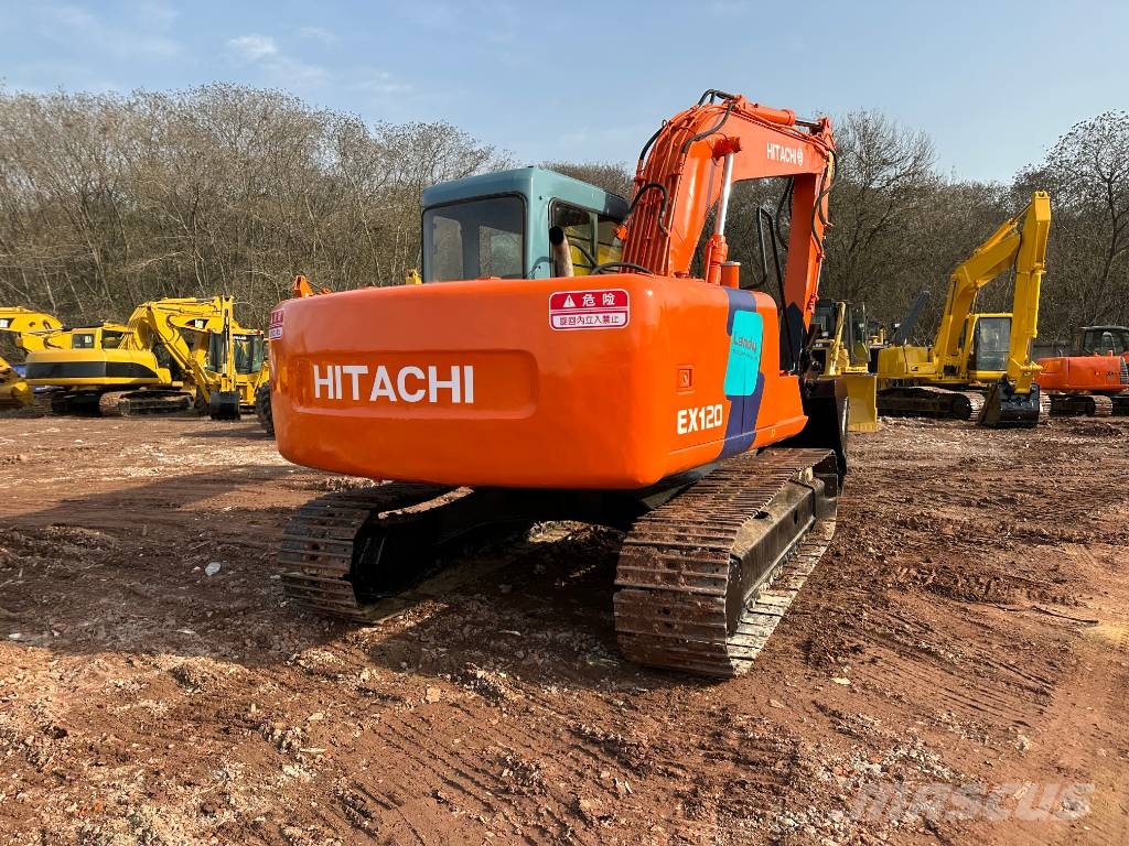 Hitachi EX120 Gravemaskiner på larvebånd