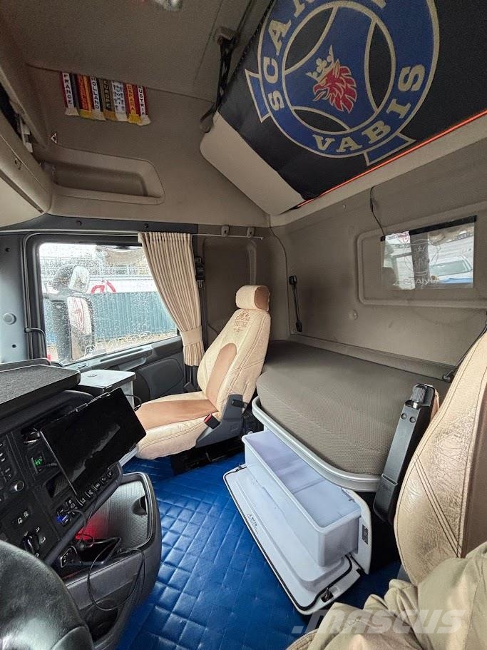 Scania R490 Tovornjaki zabojniki