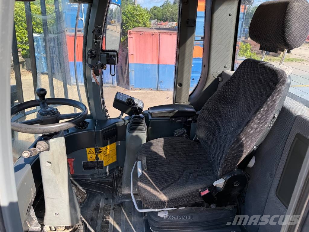 Liebherr L 556 Iekrāvēji uz riteņiem