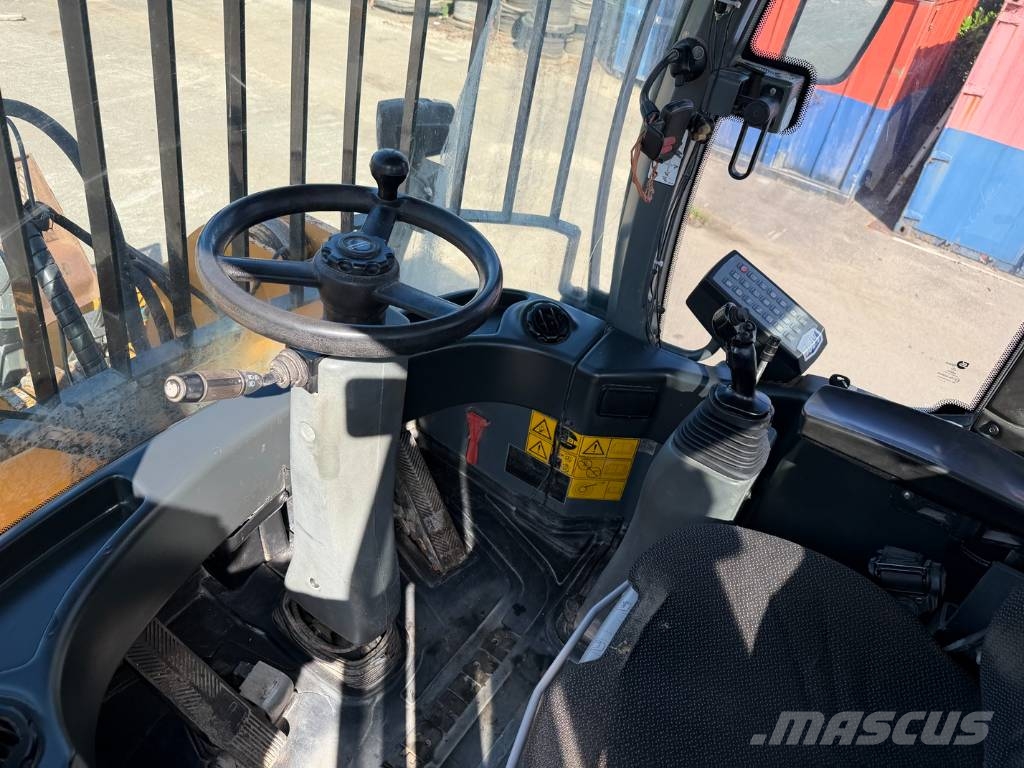 Liebherr L 556 Iekrāvēji uz riteņiem