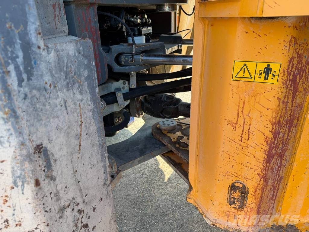 Liebherr L 556 Iekrāvēji uz riteņiem
