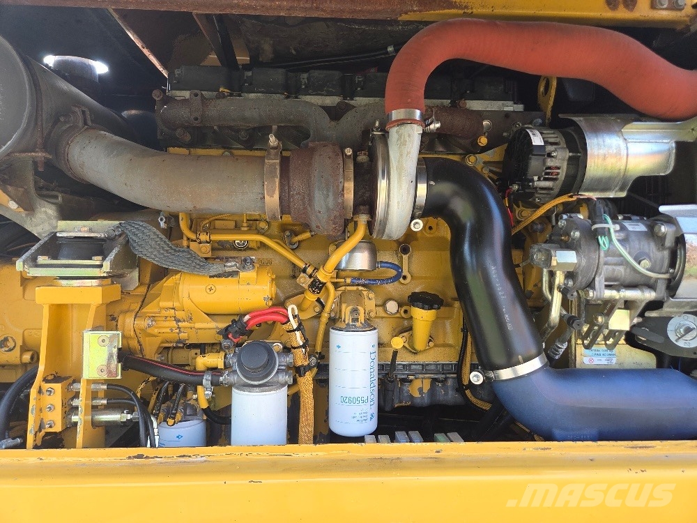CAT M316D Wielgraafmachines