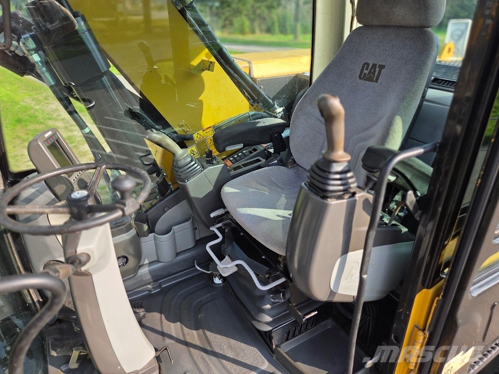 CAT M316D Wielgraafmachines
