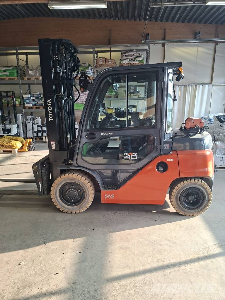 Toyota 40-8FD35N nostaa 4000 kg VAIN 796H AJETTU Dyzeliniai krautuvai