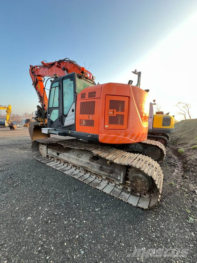 Hitachi Zaxis 225 US LC لوادر زحافة