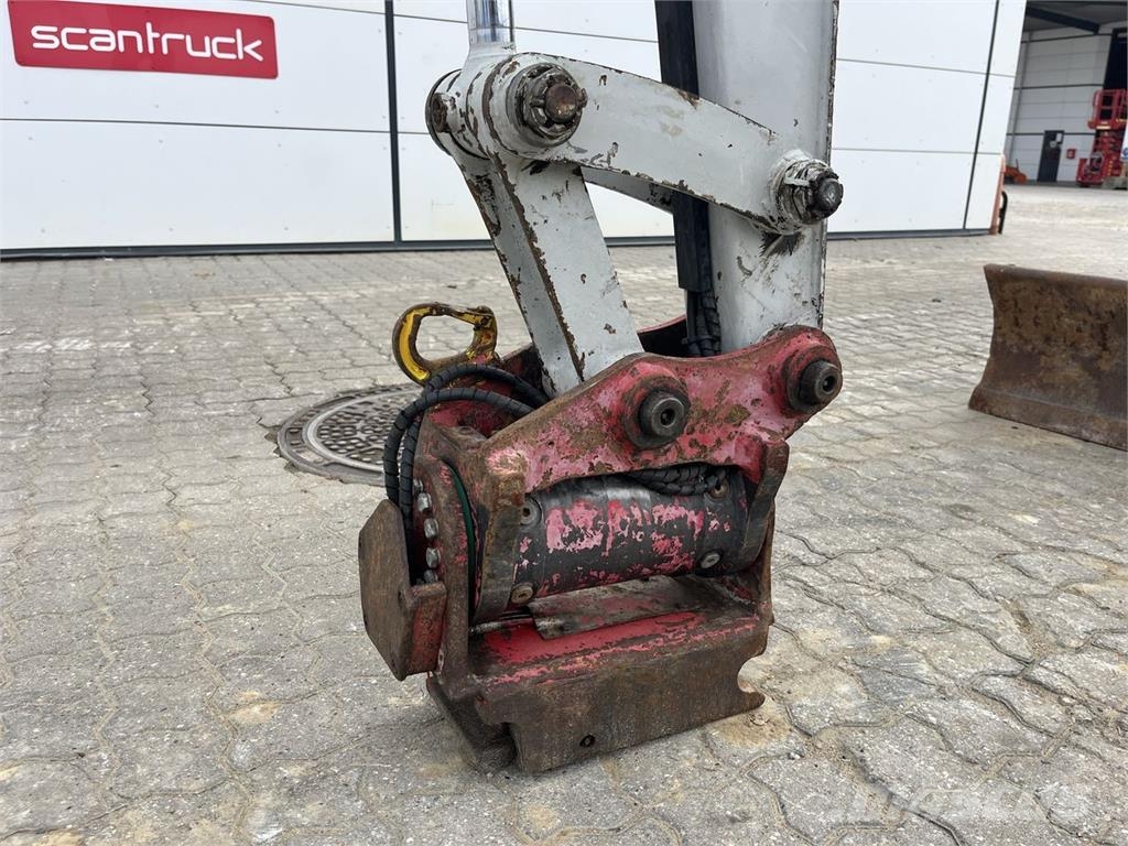 Takeuchi TB235-2 Wielgraafmachines