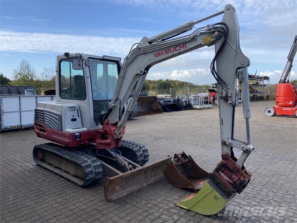 Takeuchi TB235-2 Wielgraafmachines