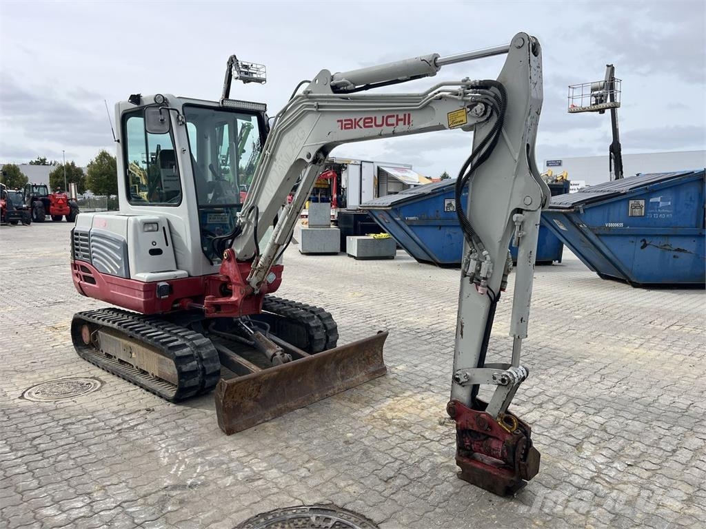 Takeuchi TB235-2 Wielgraafmachines