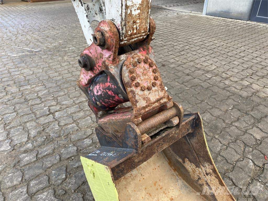 Takeuchi TB235-2 Wielgraafmachines