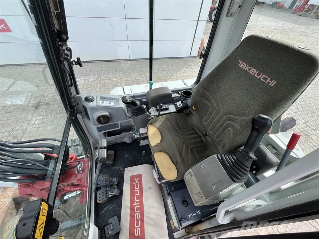 Takeuchi TB235-2 Wielgraafmachines