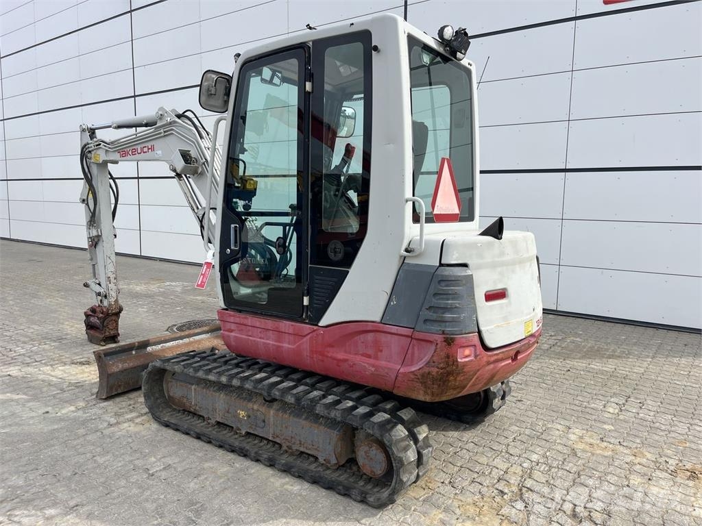 Takeuchi TB235-2 Wielgraafmachines