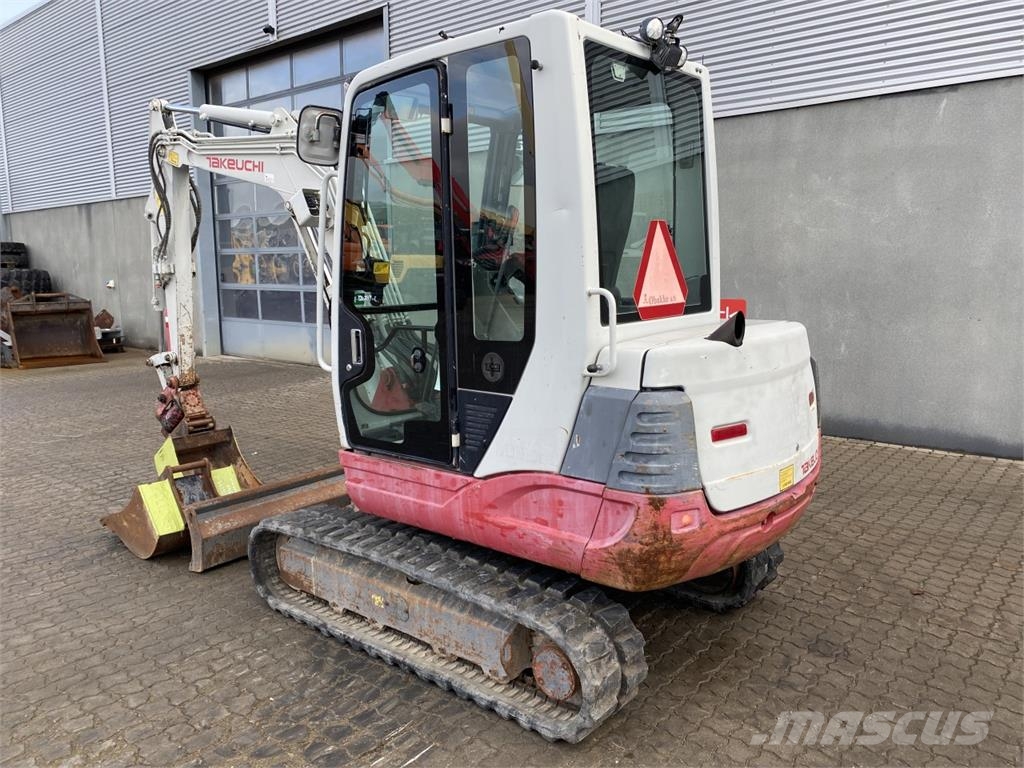 Takeuchi TB235-2 Wielgraafmachines