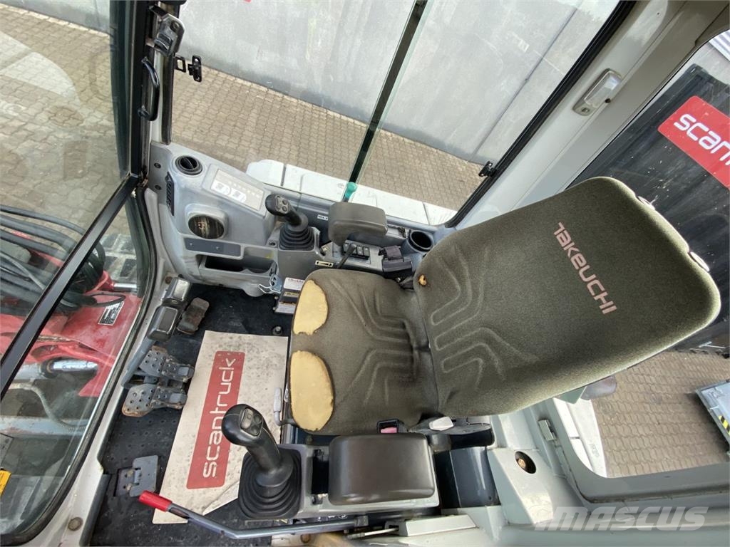 Takeuchi TB235-2 Wielgraafmachines