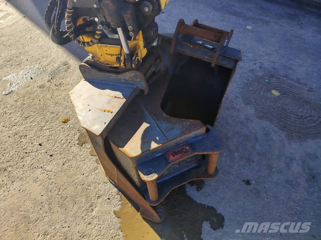 Yanmar Vio 33-6 Engcon + 3 kauhaa Minibagger < 7t