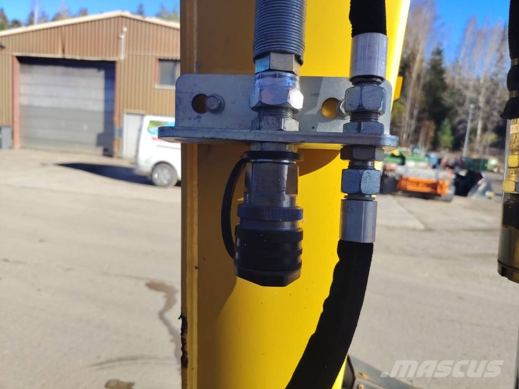 Yanmar Vio 33-6 Engcon + 3 kauhaa Minibagger < 7t
