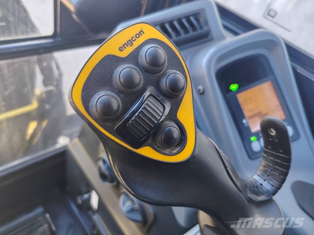 Yanmar Vio 33-6 Engcon + 3 kauhaa Minibagger < 7t