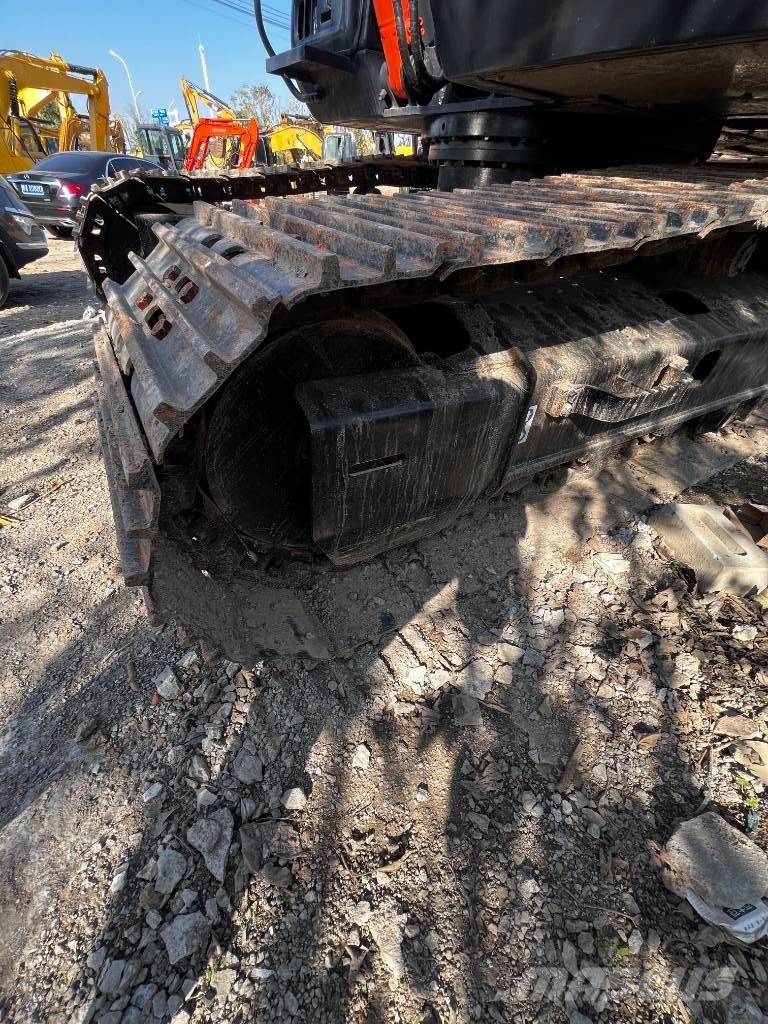 Hitachi ZX 200 Εκσκαφείς με ερπύστριες