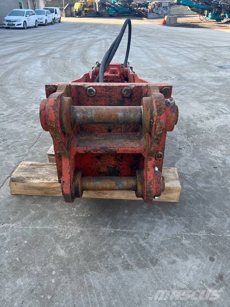 NPK E 220 Hammers / Breakers