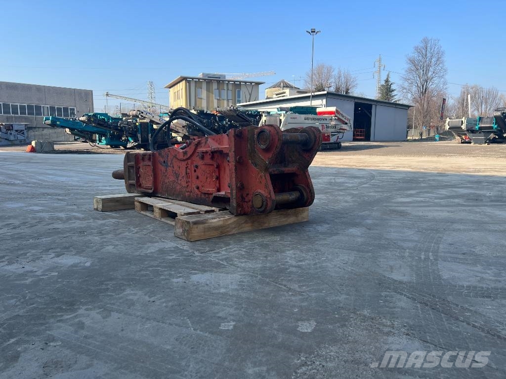 NPK E 220 Hammers / Breakers