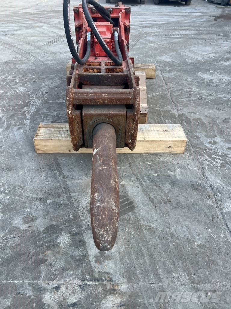 NPK E 220 Hammers / Breakers