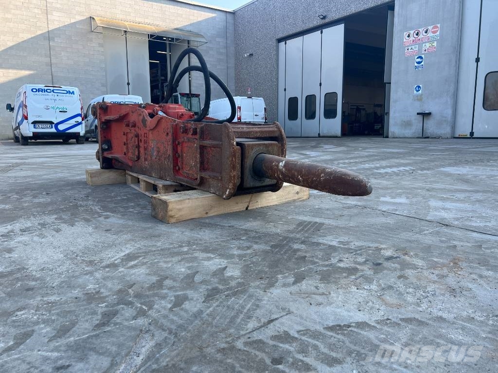 NPK E 220 Hammers / Breakers