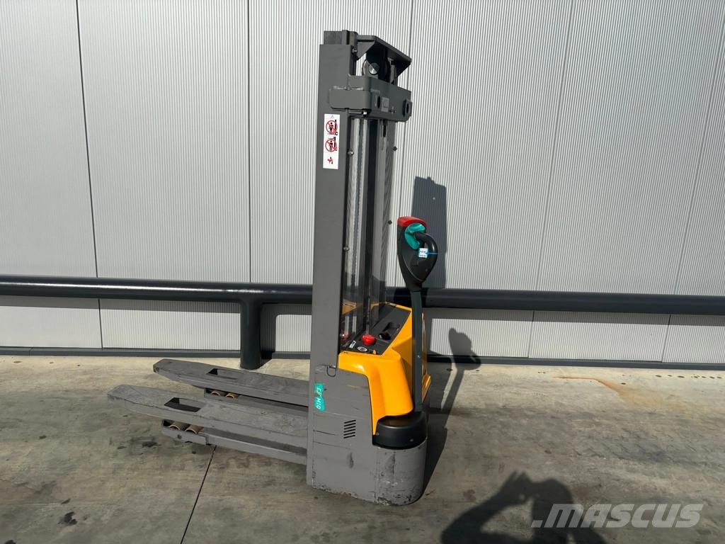Jungheinrich EJC M10 Stapelaar Transpalette manuel