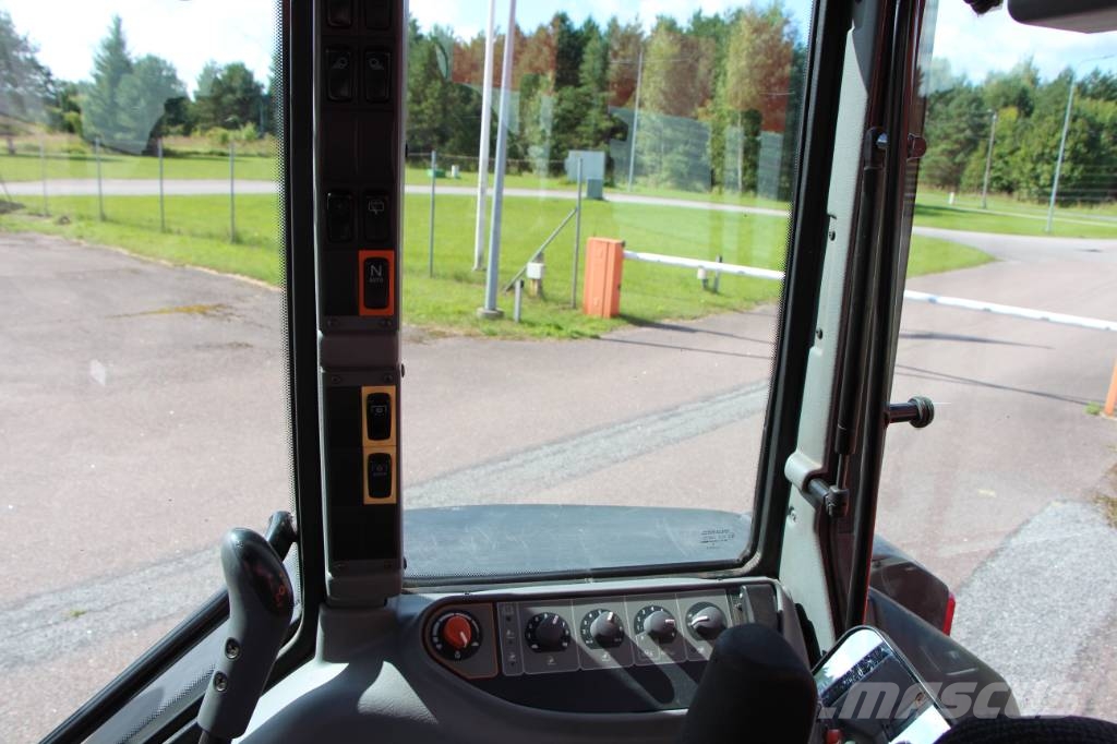 Valtra A93 Traktorit
