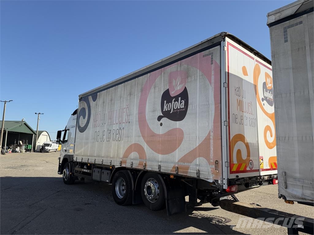 Volvo FM VIN 550 622 Camiones de caja de lona