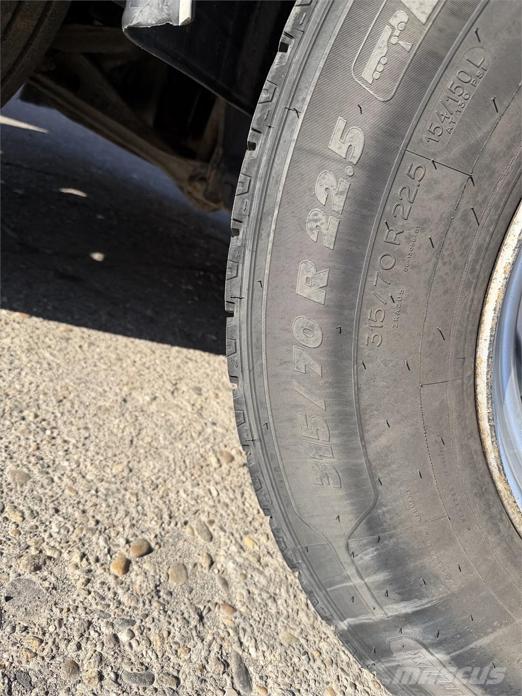 Volvo FM VIN 550 622 Camiones de caja de lona