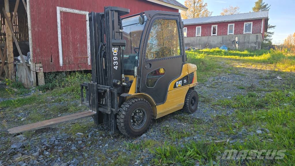 CAT DP 25 N Camiones diesel