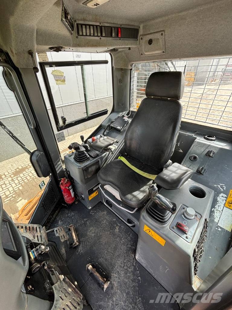 Liebherr PR 726 LGP Buldožerji goseničarji