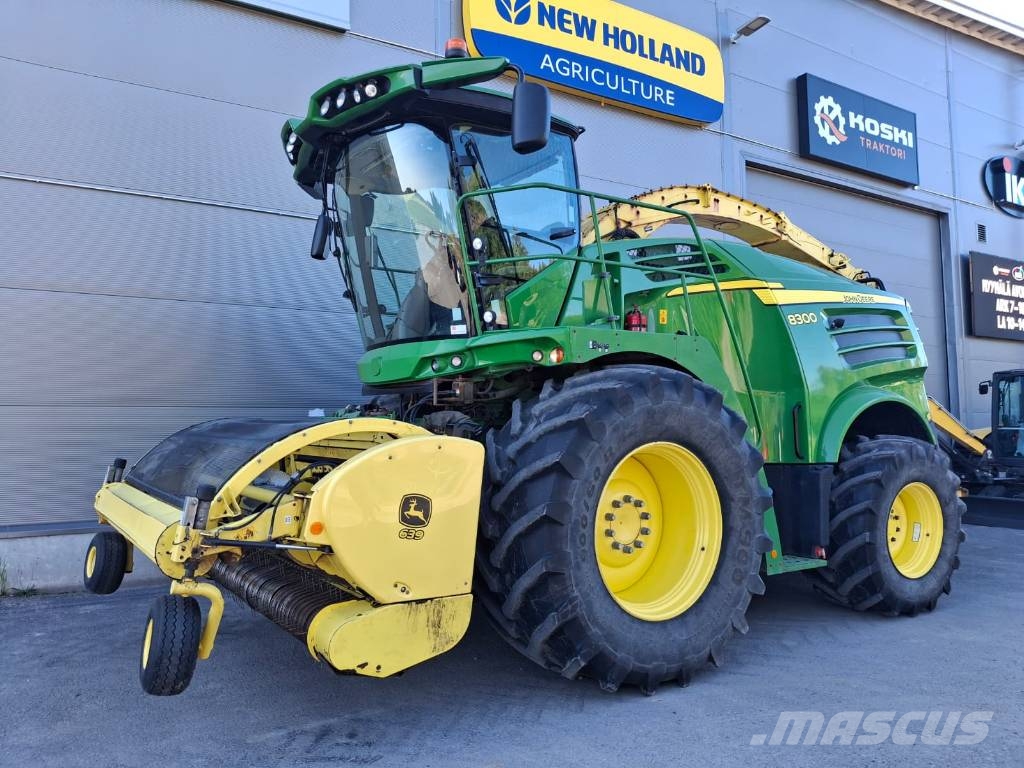 John Deere 8300 Zelfrijdende veldhakselaars