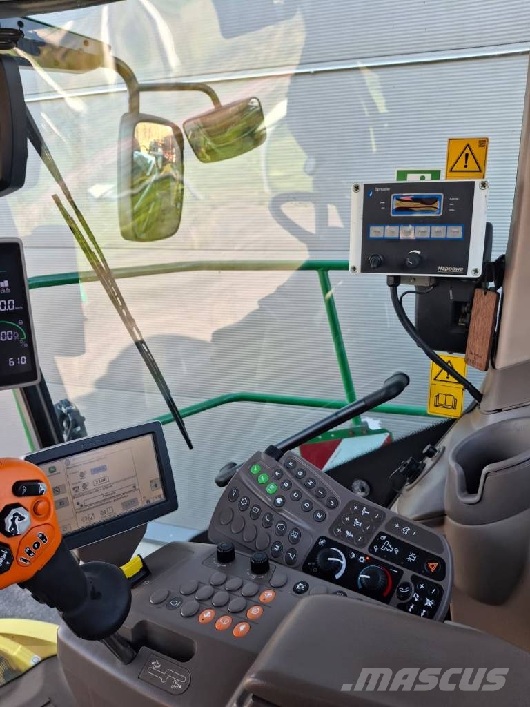 John Deere 8300 Zelfrijdende veldhakselaars