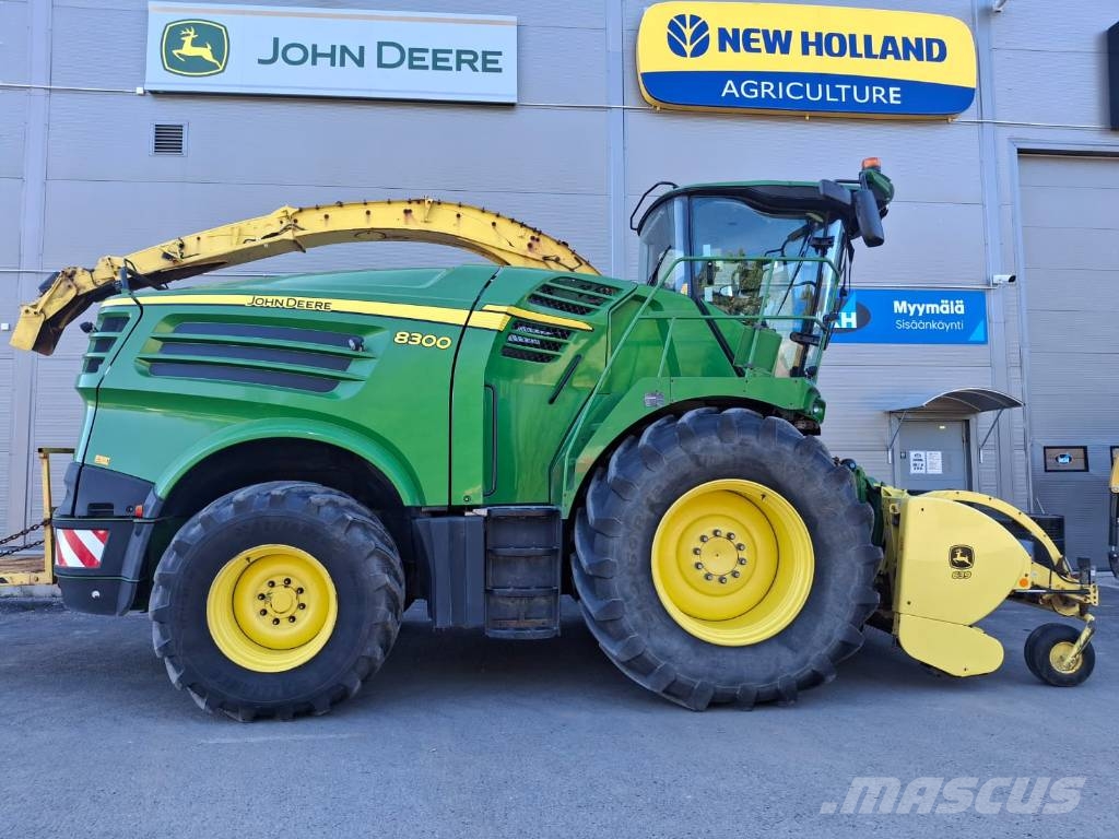 John Deere 8300 Zelfrijdende veldhakselaars