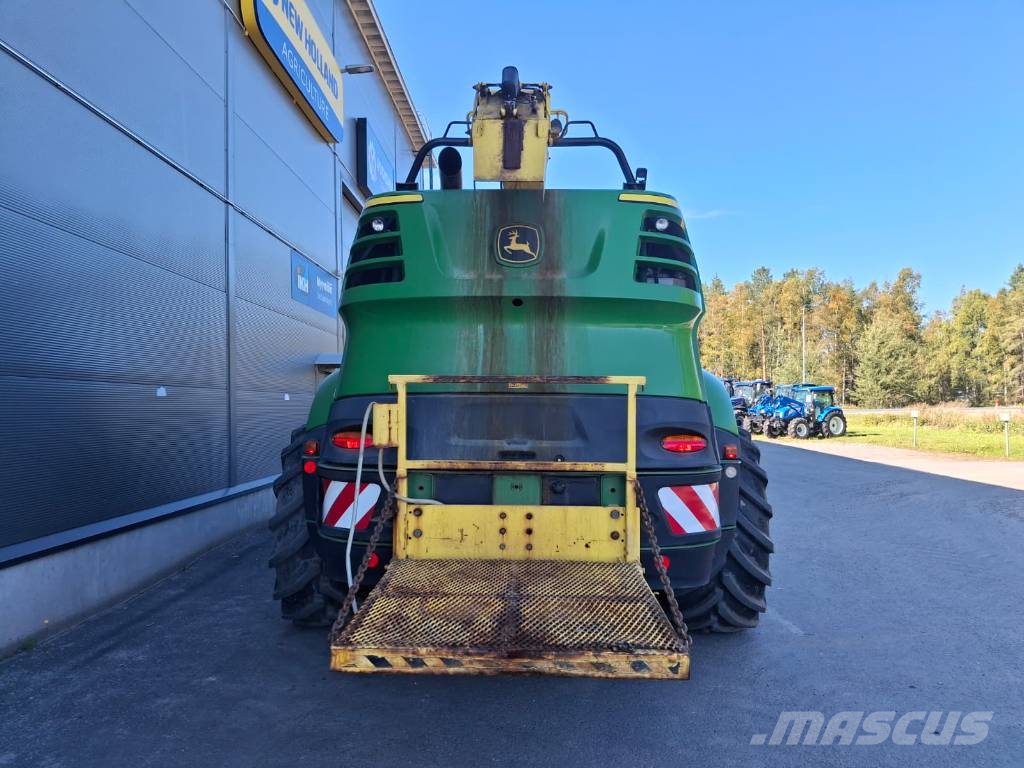 John Deere 8300 Zelfrijdende veldhakselaars