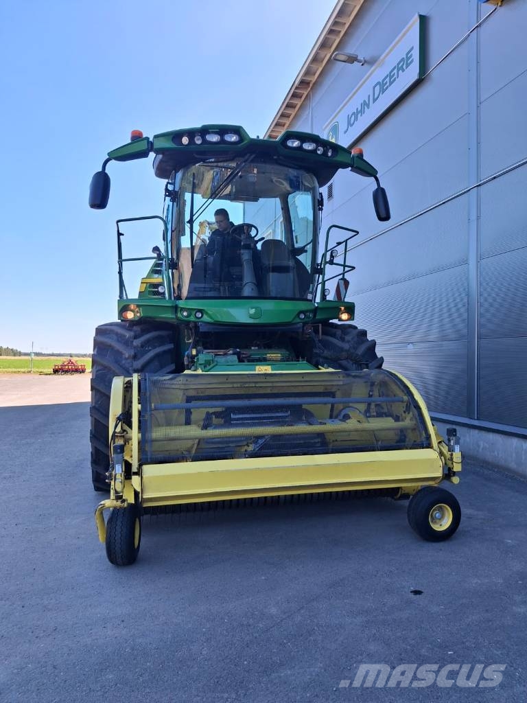 John Deere 8300 Zelfrijdende veldhakselaars