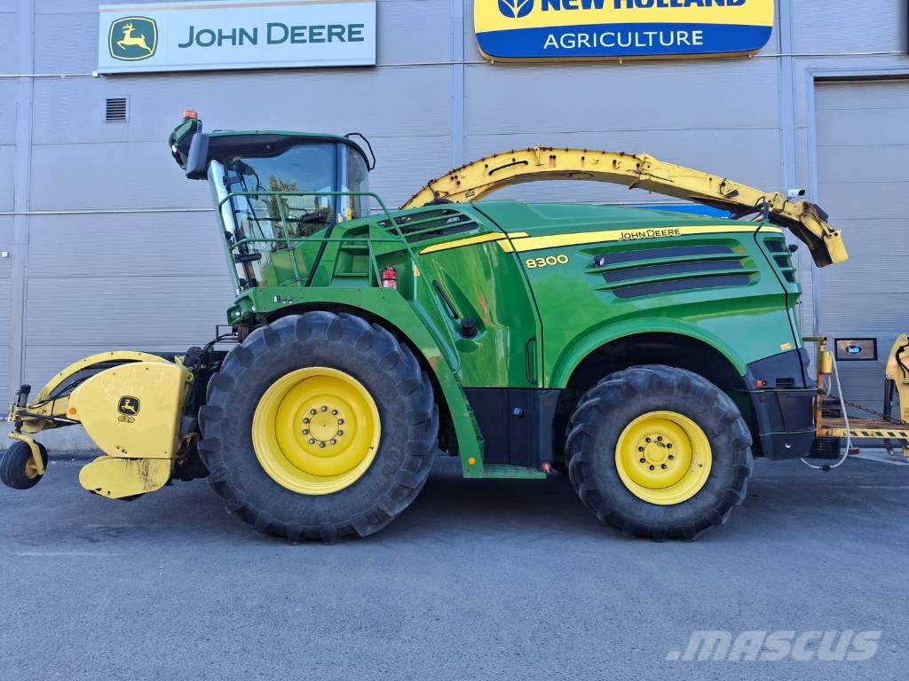 John Deere 8300 Zelfrijdende veldhakselaars