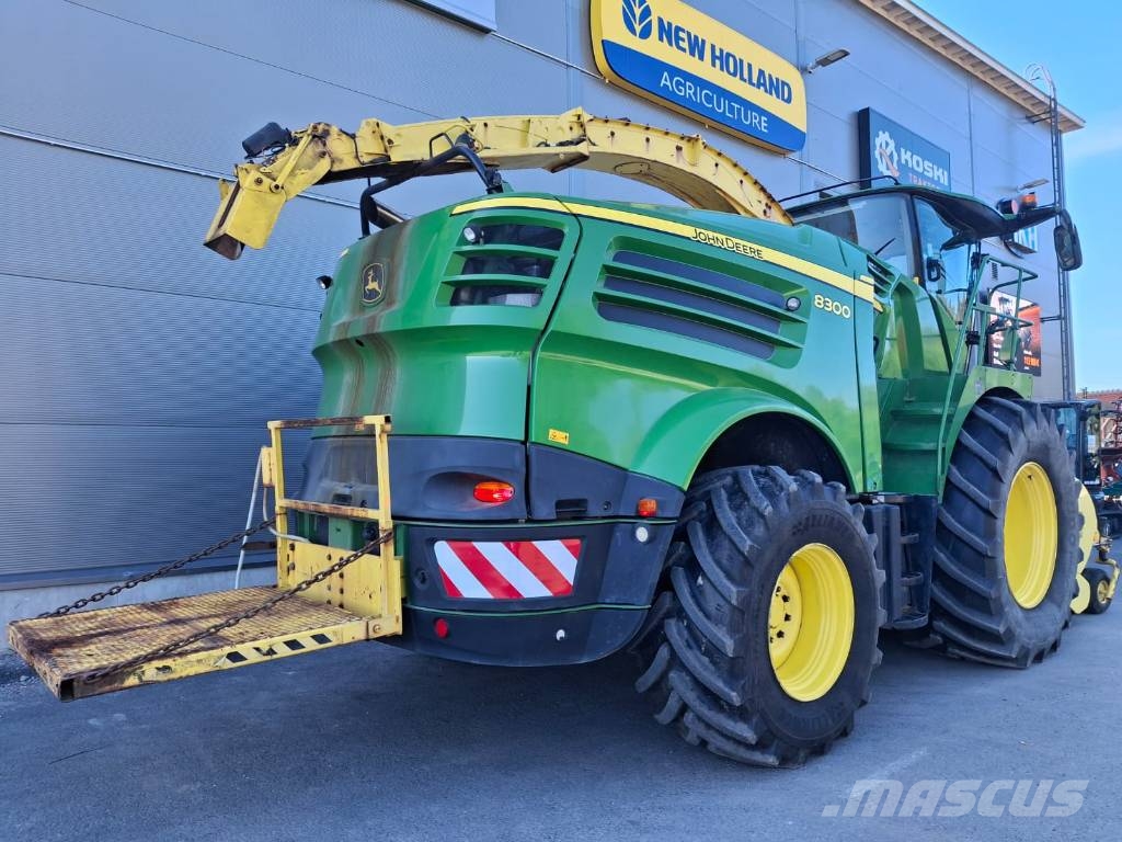 John Deere 8300 Zelfrijdende veldhakselaars