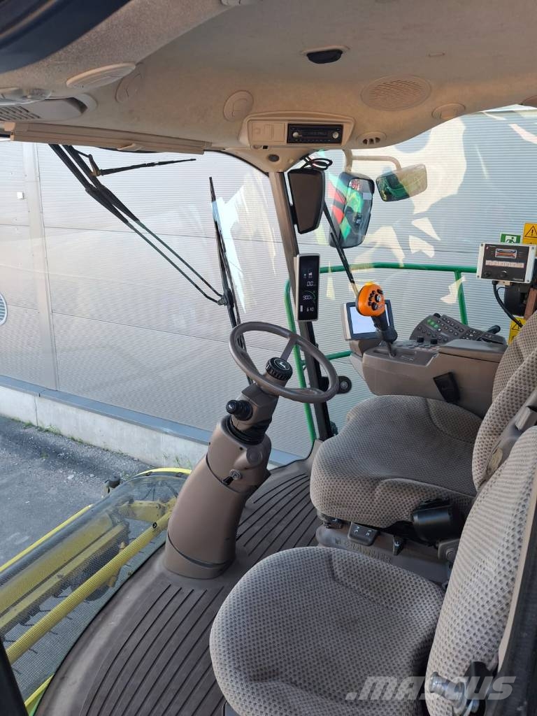 John Deere 8300 Zelfrijdende veldhakselaars