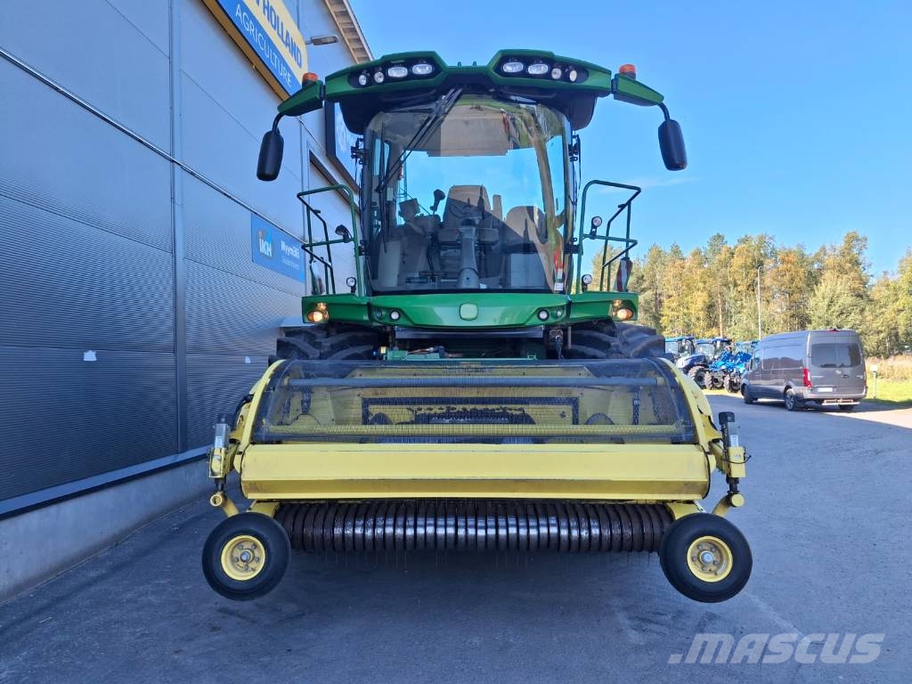 John Deere 8300 Zelfrijdende veldhakselaars