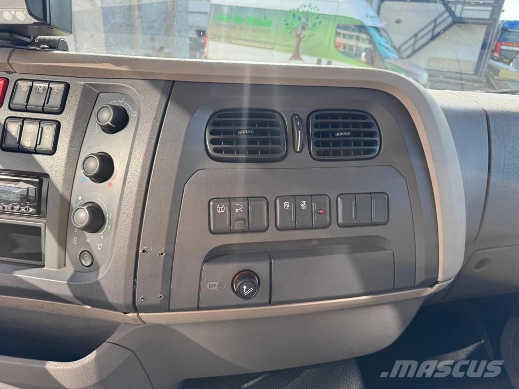 DAF LF 230 4X2 EURO 6 + DHOLLANDIA LIFT 1500KG 厢式货车