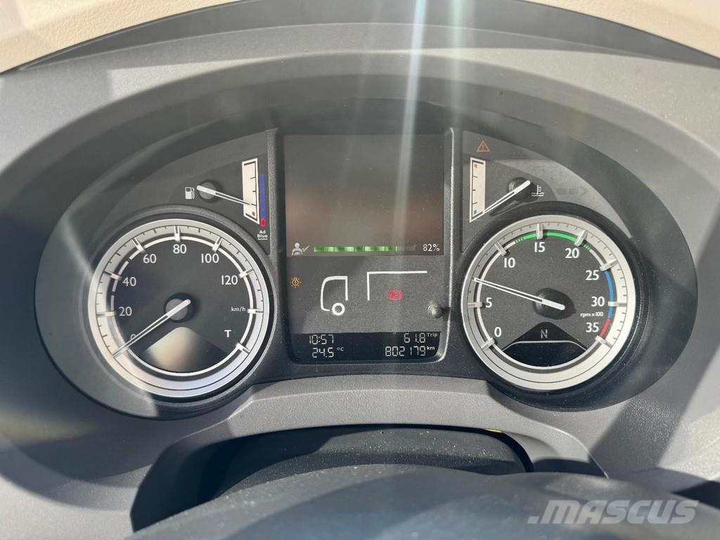 DAF LF 230 4X2 EURO 6 + DHOLLANDIA LIFT 1500KG 厢式货车