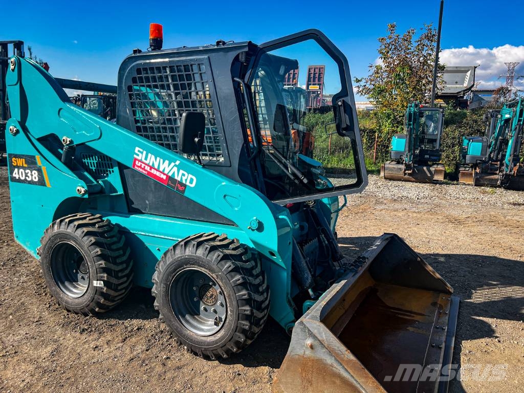 Sunward SWL 4038 لوادر انزلاقية التوجيه
