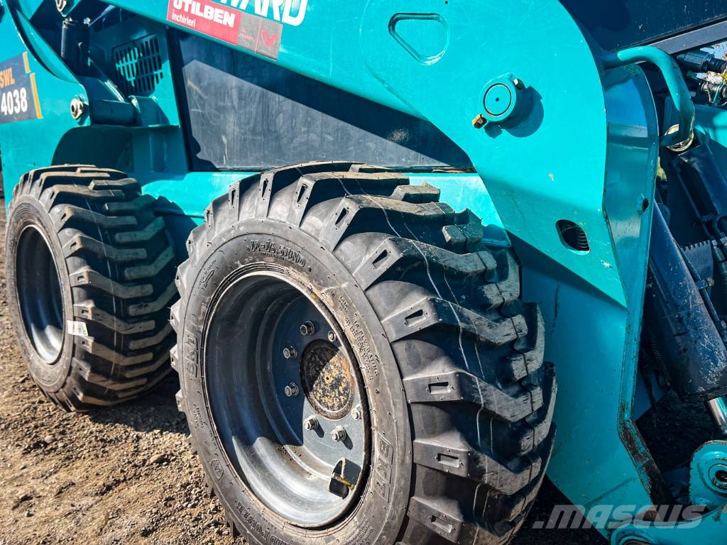Sunward SWL 4038 لوادر انزلاقية التوجيه