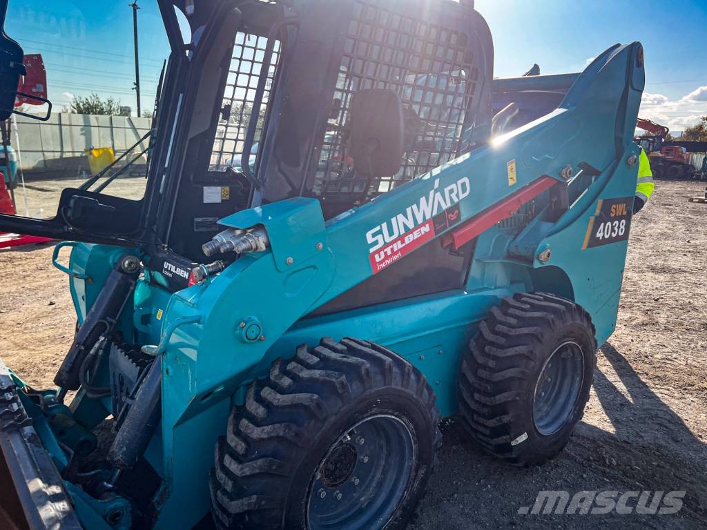 Sunward SWL 4038 لوادر انزلاقية التوجيه