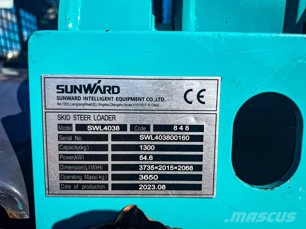 Sunward SWL 4038 لوادر انزلاقية التوجيه